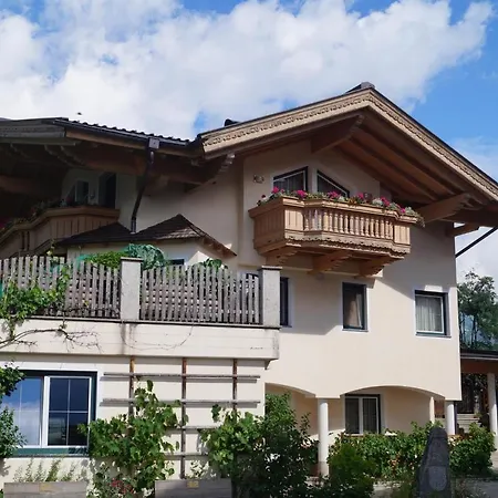 Martina Appartement Fuegenberg